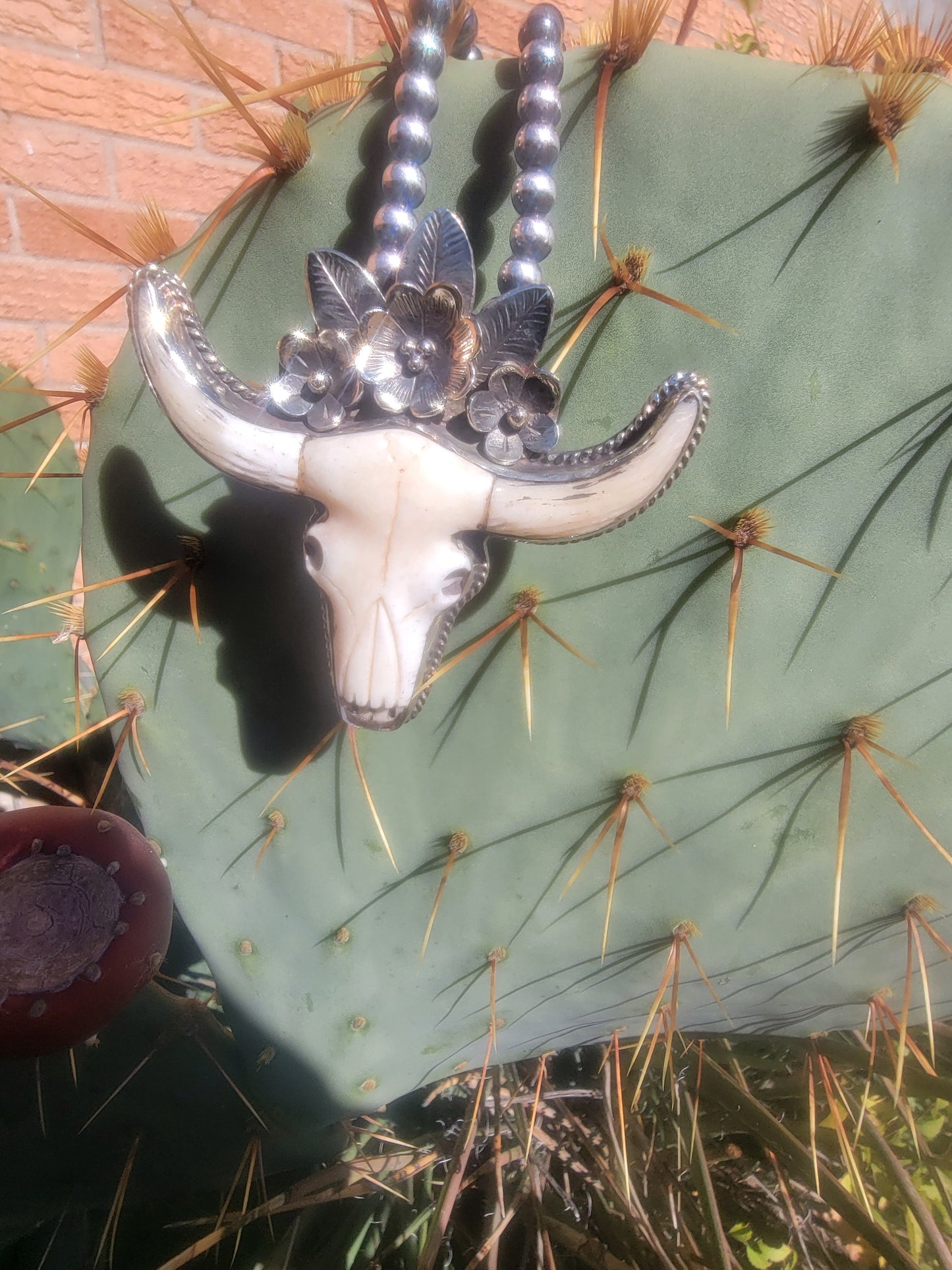 Large Longhorn with flower